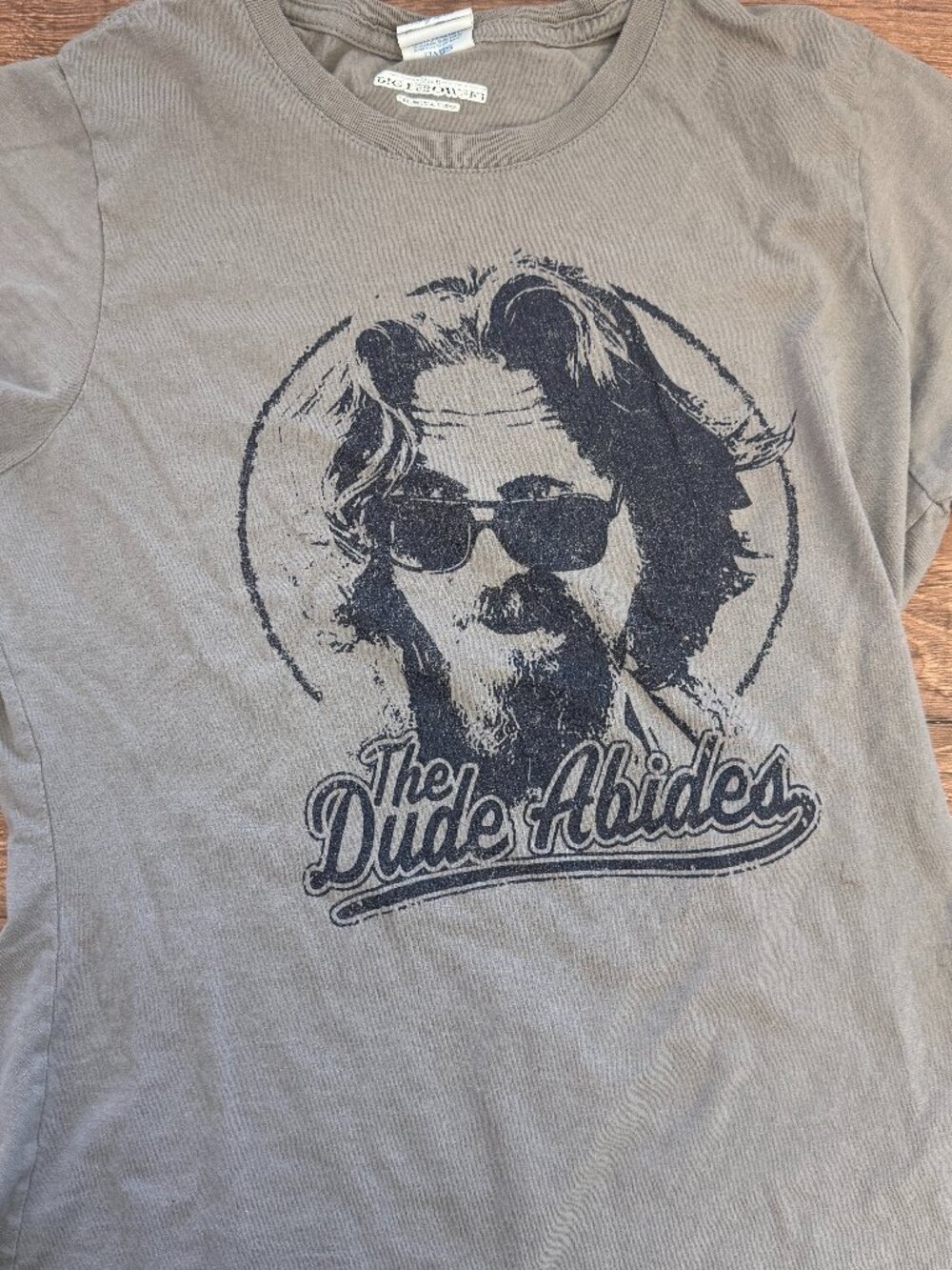 The Dude Abides Big Lebowski Graphic Tee Women's Small Fair
